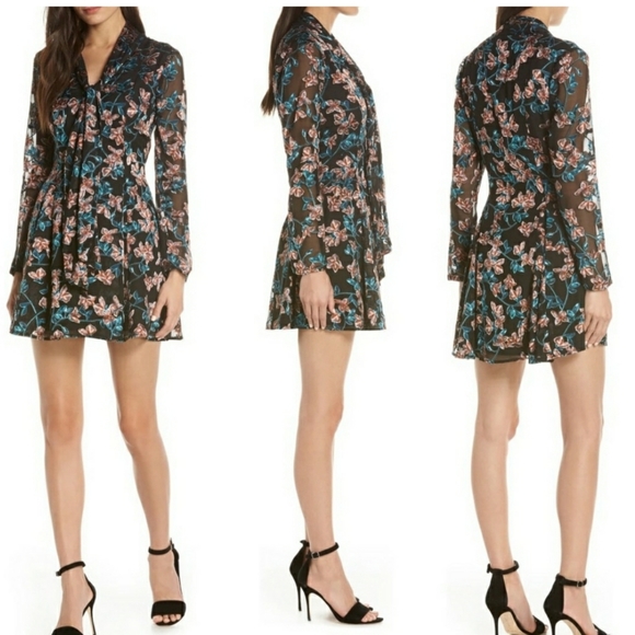 🦄NWT🦄 Ali & Jay Maybe It's Love Mini Dress - Picture 5 of 7